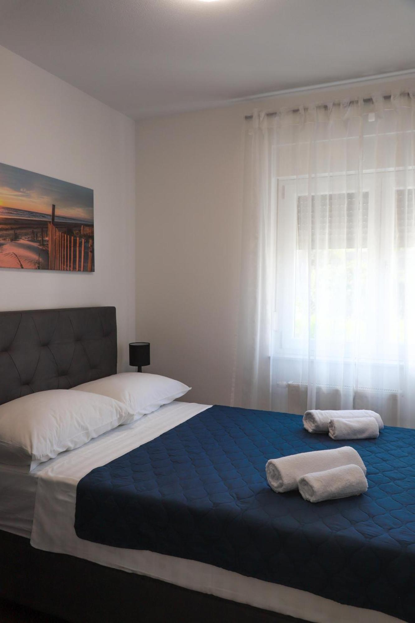 Holiday Apartments Ivano & Leo - Private Parking Zadar Exterior foto
